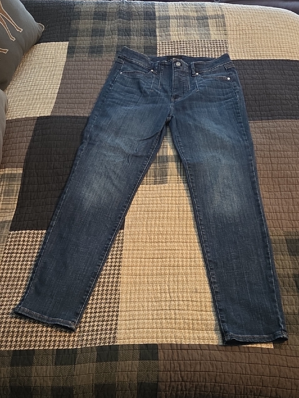 Classic Women's Dark Blue Tapered Ankle Jeans